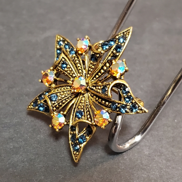 Silver Starrs Star Pin - Picture 7 of 11